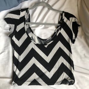 Chevron pattern crop top